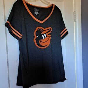 5th & Ocean Baltimore Orioles Gray Mascot V-neck Tee Shirt Size XL